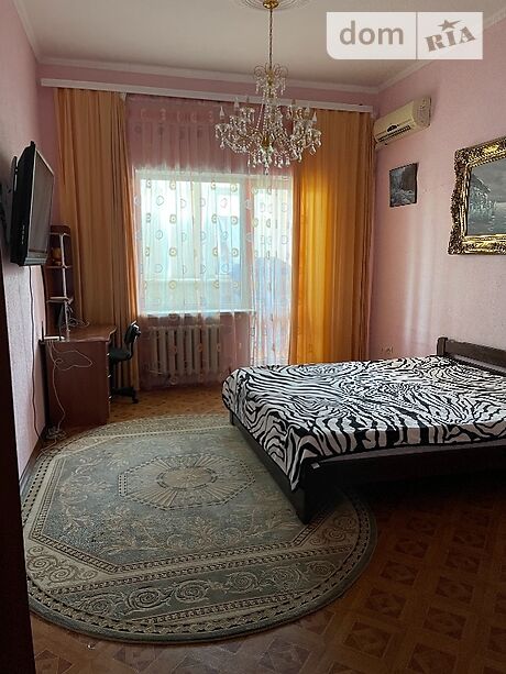 Зняти подобово квартиру в Одесі на просп. Добровольського за 600 грн. 